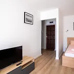 Comfortable Victus Close To The By Renters Zoppot