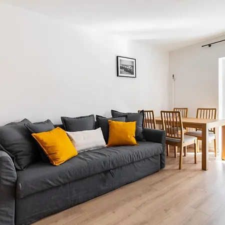 Appartement Comfortable Victus Close To The By Renters *
